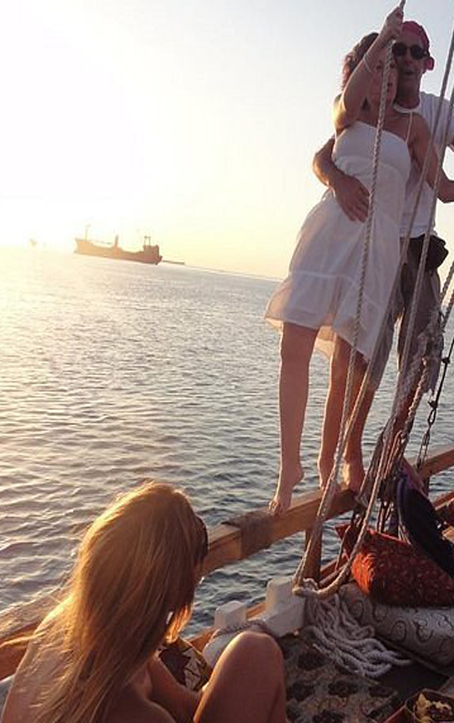 DHOW-SUNSET_CRUISE