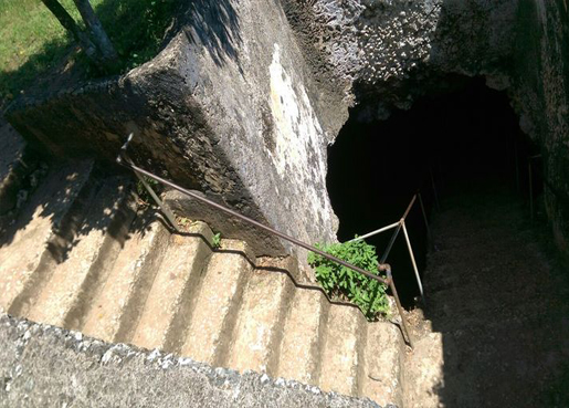 Mangapwani Cave